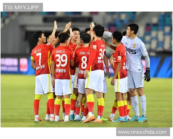 南京足球队与广州足球队的速度对决赛后分析与总结